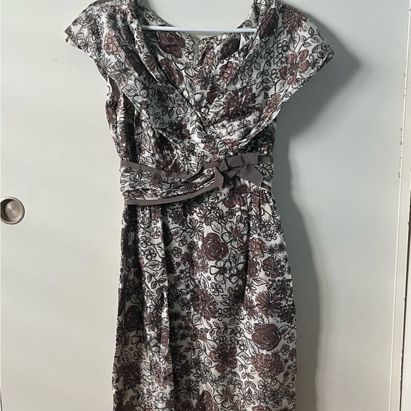 Vintage 1950’s silk dress. 25.5” waist. - Picture 3 of 4